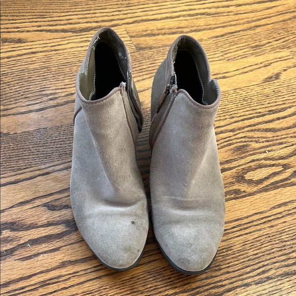 Good🎉 condition BLONDO Villa Ankle Boots in mushroom suede, size 8. WATERPROOF!🎉 - Picture 2 of 11